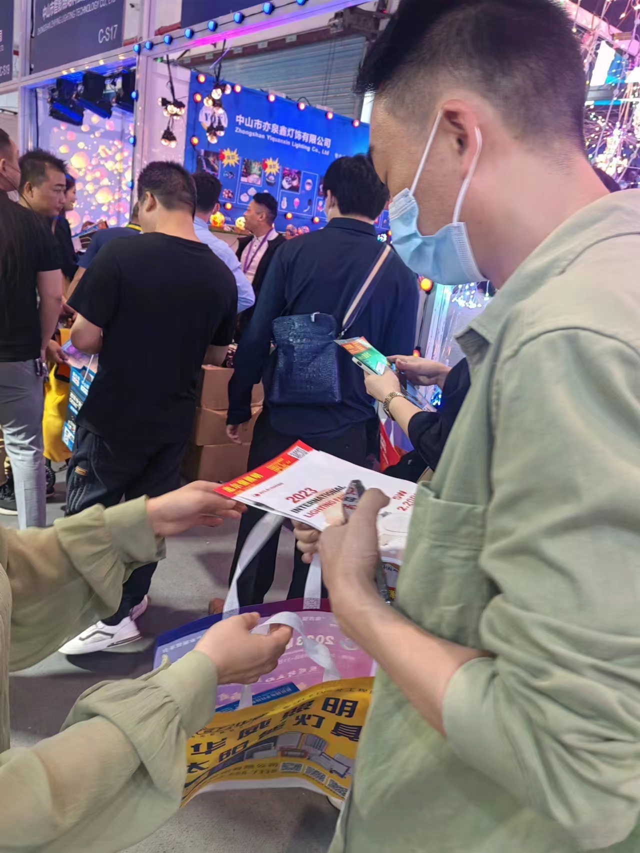 展会现场宣传丨 2023临沂照明展览会走进古镇灯博会(图11)