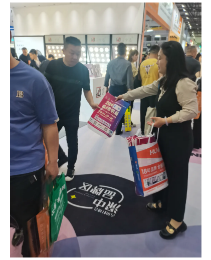 展会现场宣传——走进古镇灯博会(图6)