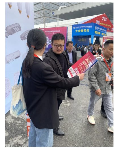 展会现场宣传丨走进扬州户外照明展 (图2)